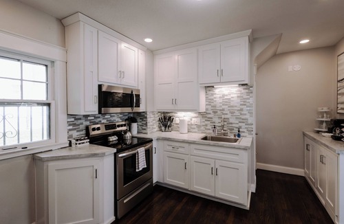 Kansas City House | Plaza Corner - 1 Block from Street Car and Plaza