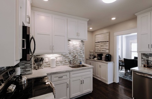 Kansas City House | Plaza Corner - 1 Block from Street Car and Plaza