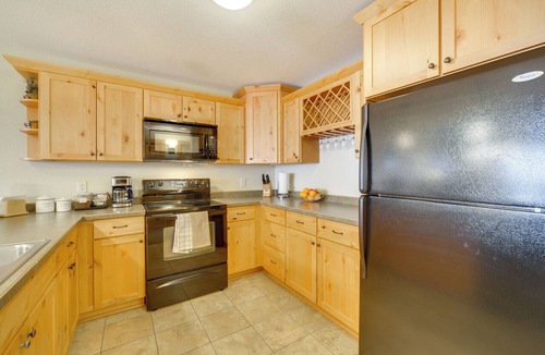 Two Harbors Condo | Pool Access: North Shore Gem Near Beaches & Trails