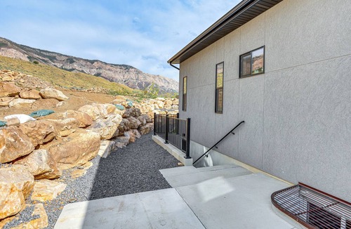 North Ogden Apartment | Pool Table & Putting Green! Scenic Ogden Escape