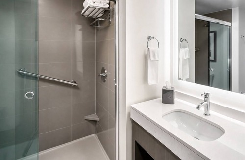 Tempe Hotel | Poolside Comfort in Tempe – Walk to Lake Trails, Dining, Shops & More - 2 Units