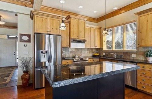 Eden House | Powder Mtn Wolf Den TR11|Mtn Biking |Dog Friendly