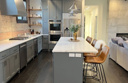 Downtown Lincoln Condo | Premier penthouse w Private Rooftop near Memorial Stadium & Pinnacle Arena!
