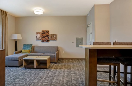 Overland Park Apartment | Premium 1BR King Suite w/Sofa Bed in KS
