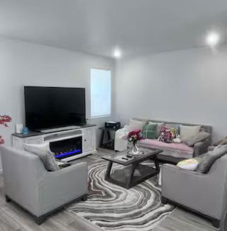 Aurora House | Prime location near Denver International Airport