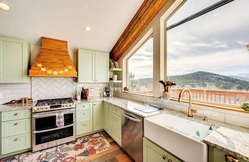 Black Hawk Cabin | Pristine Cabin w/Stables in Black Hawk by Casinos