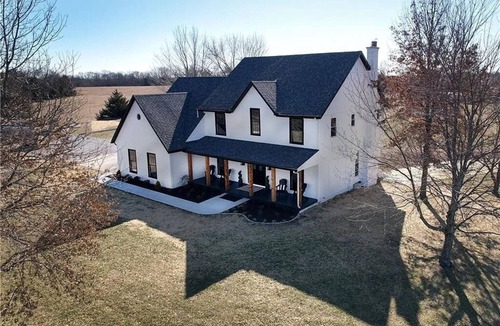Lenexa House | Private 10-Acre Luxury Retreat with 5-bedrooms - World Cup Ready