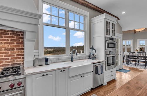 Lawrence House | Private 11-acre Retreat-Luxury Estate - Private Gym, Pool, Entertainment Space