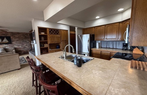 Yankton Cabin | Private 3 bedroom cabin - HUGE patio with a gorgeous view of Lewis & Clark Lake