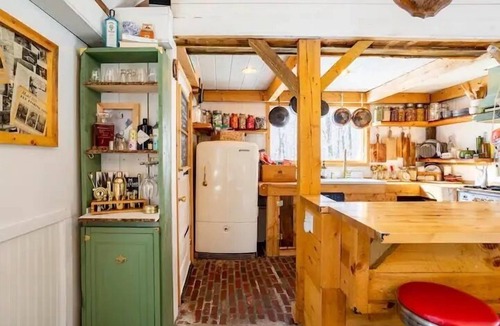 Edgewood Cabin | Private Creekside Oasis - hot tub,hiking,breweries!