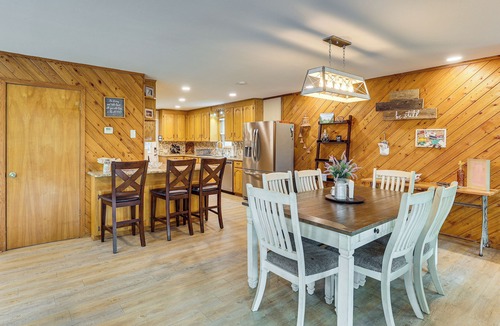 Jefferson House | Private Dock + Decks: Lake O' the Pines Escape