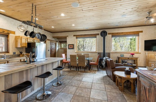 Arroyo Seco House | Private El Salto Retreat - Fireplaces, Views