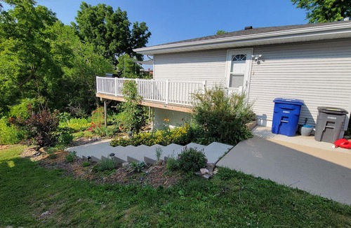 Dubuque Apartment | Private entrance/space. Peaceful getaway. Close to events. King bed. Amenities!