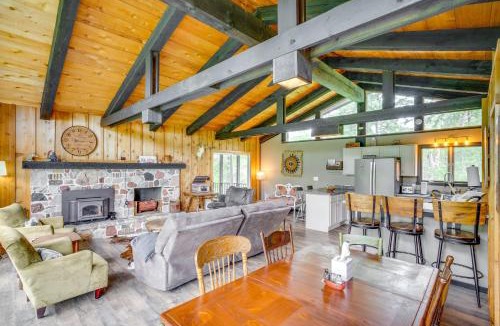 Shawano House | Private Hot Tub: Riverfront Escape in Shawano