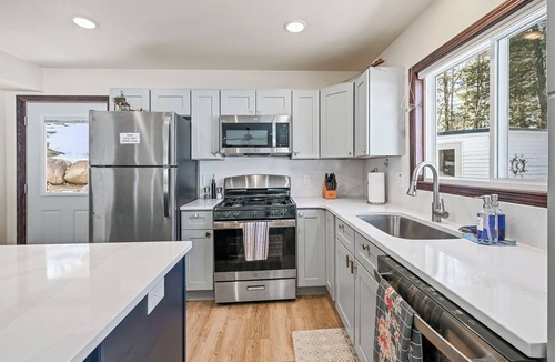 Suring House | Private Lakefront Retreat W/Sauna, Firepit & Dock