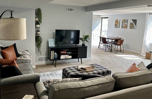 Pella Apartment | Private Level located in Pella, IA