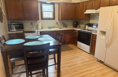 Emporia House | Private Parking, Pet Friendly, Quite Neighborhood close to Emporia State.