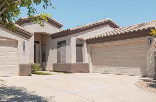 Surprise Farms House | Private Pool, Putting Green, Near Spring Training