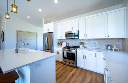 Wolf Creek House | Private Powder Mtn B2 | Desk| Hot Tub| Ski Retreat