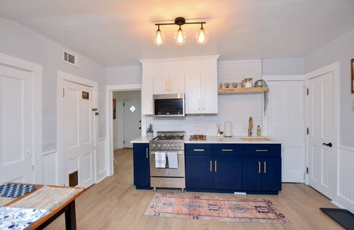 Berkeley Cottage | Private Remodeled Berkeley/Tennyson Guest House with a 93 Walk Score
