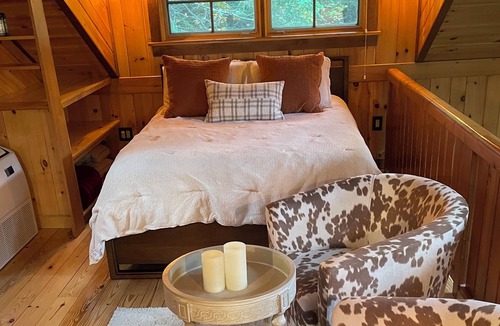 Chichester Cabin | Private Streamside Cabin