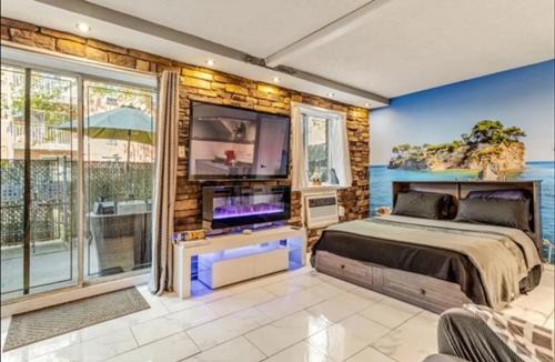 Georgetown Apartment | Private Studio Suite with Separate Entrance & Backyard, Quiet Brooklyn Stay