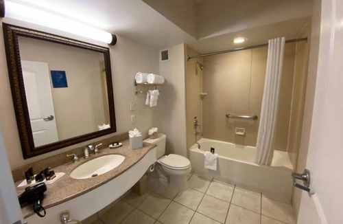 West Orange Hotel | Private Studio with Gym at Wilshire Grand Hotel