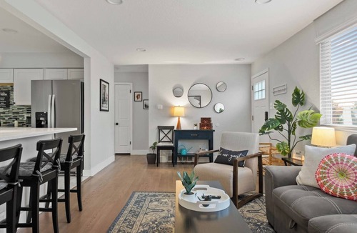 Lamar Heights Area House | Private Upper Unit Home, Pet Friendly, Min to DT