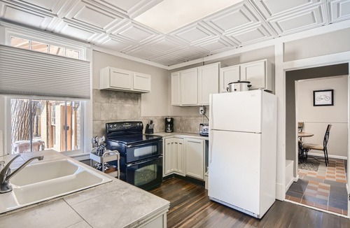 Pueblo House | Pueblo Charm near Downtown