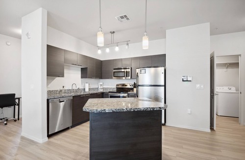 Gilbert Apartment | Pure Suites Gilbert Pool, Gym, Spa, Volleyball