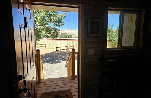 Escalante Cabin | Quaint and Rustic Cabin with Views of the Upper Escalante River Corridor Canyon, Escalante, Utah