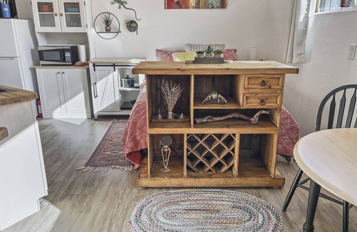 Grand Junction Apartment | Quaint Retreat Pets Garage Redlands