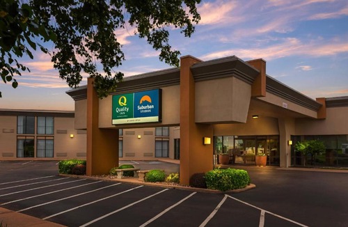 Grand Island Hotel | Quality Inn and Conference Center I-80 Grand Island