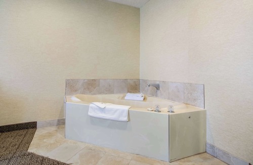 Goodland Hotel | Quality Inn Goodland I-70