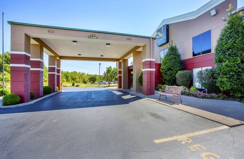 Paducah Hotel | Quality Suites Paducah