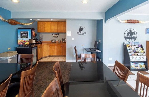 Pendleton Apartment | Queen Bed Accessible Non-Smoking