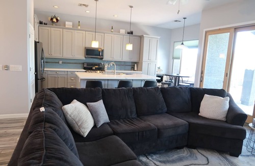 Tramonto House | QUIET and SPACIOUS full house in Northern Phoenix.