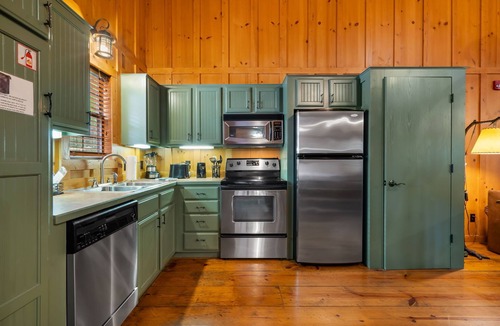 Branson Cabin | Quiet Branson Cabin with Pools
