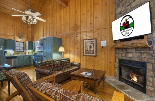Branson Cabin | Quiet Branson Cabin with Pools
