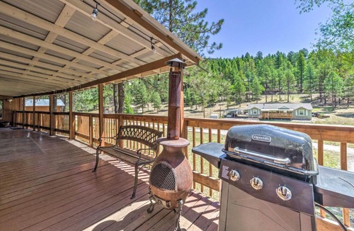 Cloudcroft House | Quiet Cloudcroft Cabin w/Porch + Gas Grill!