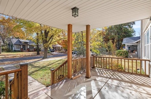College Hill House | Quiet College Hill Getaway—Two Kings, Two Queens, remodeled kitchen and Bath