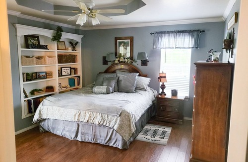 Sapulpa House | Quiet Country Get Away with big porches, swimming pool, and fishing pond.