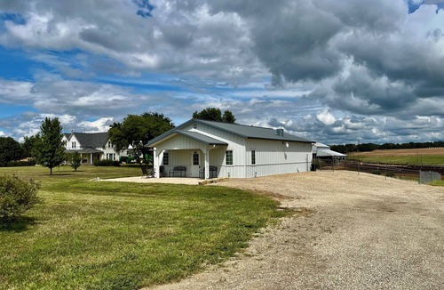 Chapman Cottage | Quiet cozy 3 bedroom country cottage in rural farm community. Pet friendly.