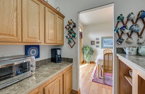 Ignacio House | Quiet Porch & Deck! Dog-Friendly Home Near Durango