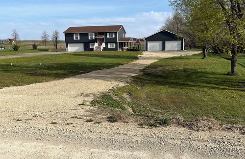 Milford House | Quiet rural neighborhood near Milford Lake