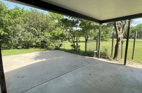 Milford House | Quiet rural neighborhood near Milford Lake