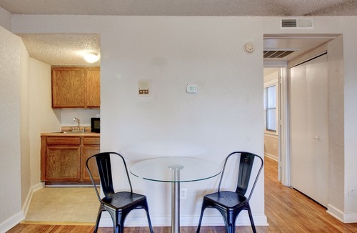 South Hyde Park Apartment | Quiet & Spacious | Easy Check-in + W&D | Zencity