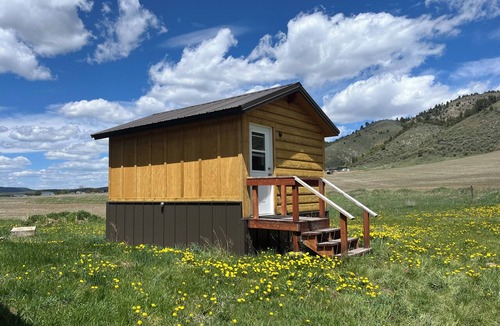 Grover Cabin | Quiet studio cabin in Grover perfect for a cozy getaway all year