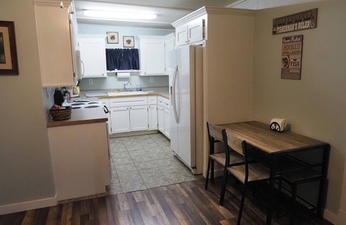 Wyandotte Cottage | R&R Retreat w/Lake Access. Grand Lake Grove, OK