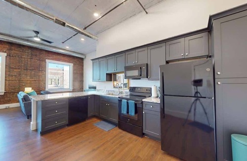 Grand Island Apartment | Railside Retreat: 1-Bedroom Downtown Apartment